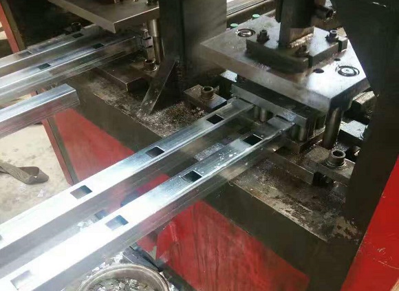 华体在线_华体会（中国）家具管加工——开孔